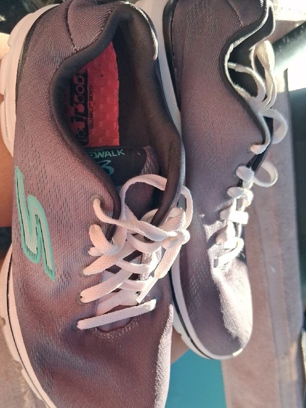 Lightweight Gray Women's Sneakers with Mint Accent - Picture 2 of 4